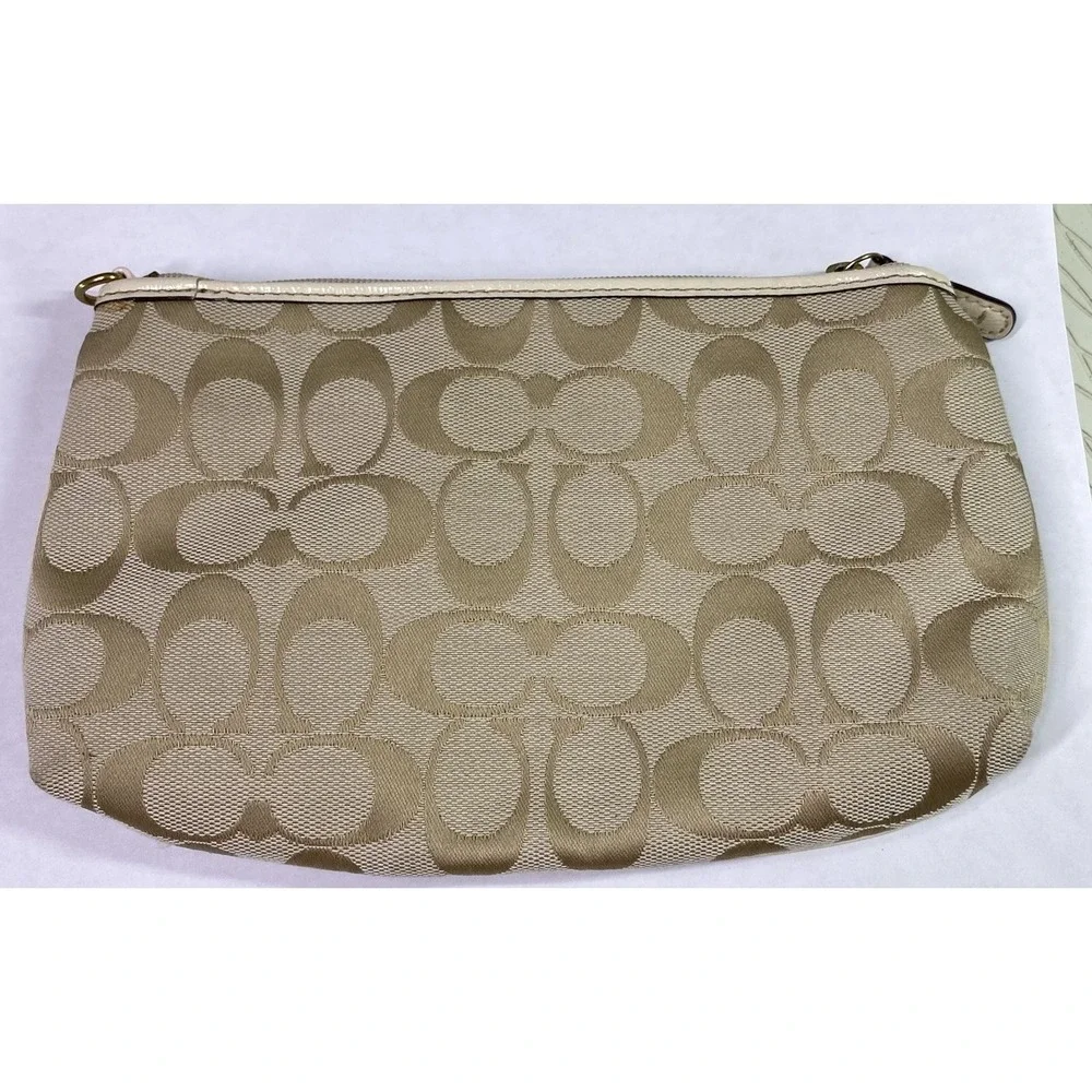 COACH Womens Ivory/Beige Wristlet Wallet Clutch Signature Logo 5.5x9x1